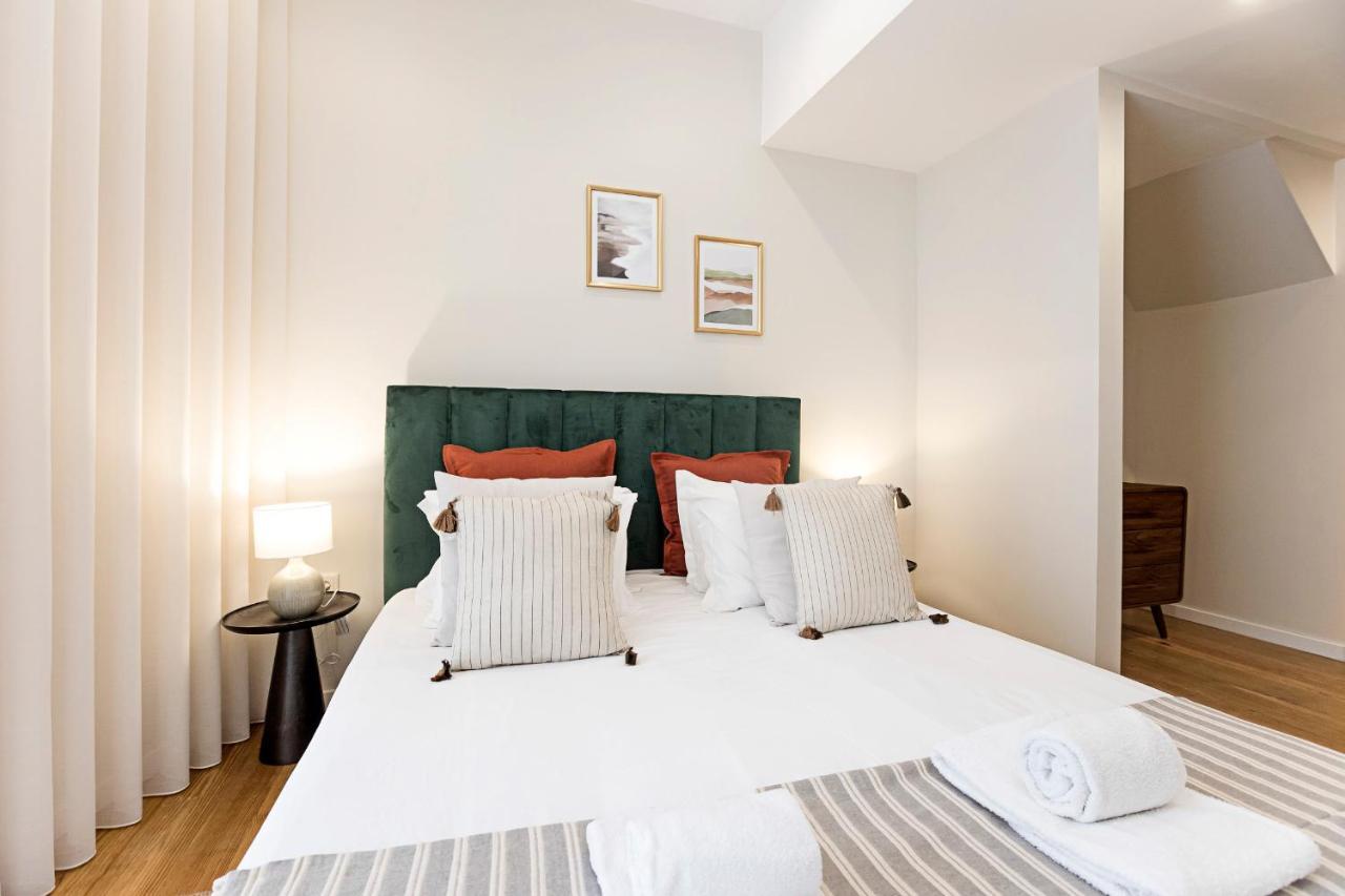 Brand New 4Br W/ 200Yrs Of History In Central Porto By Lovelystay Buitenkant foto