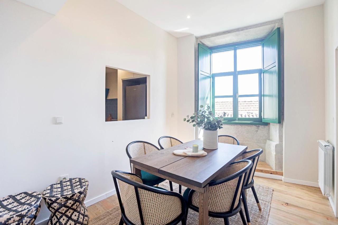 Brand New 4Br W/ 200Yrs Of History In Central Porto By Lovelystay Buitenkant foto