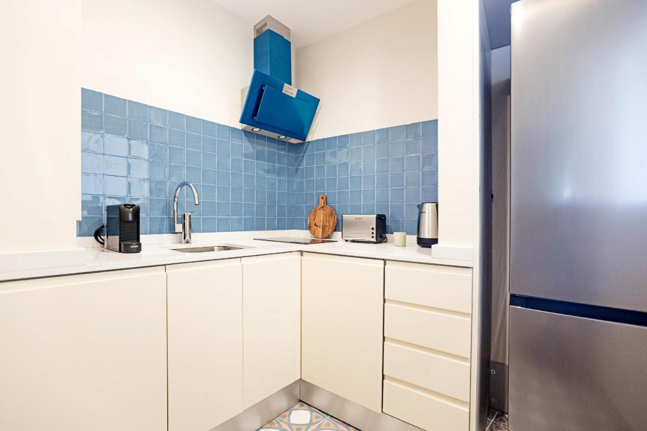 Brand New 4Br W/ 200Yrs Of History In Central Porto By Lovelystay Buitenkant foto