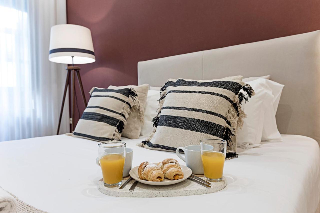 Brand New 4Br W/ 200Yrs Of History In Central Porto By Lovelystay Buitenkant foto