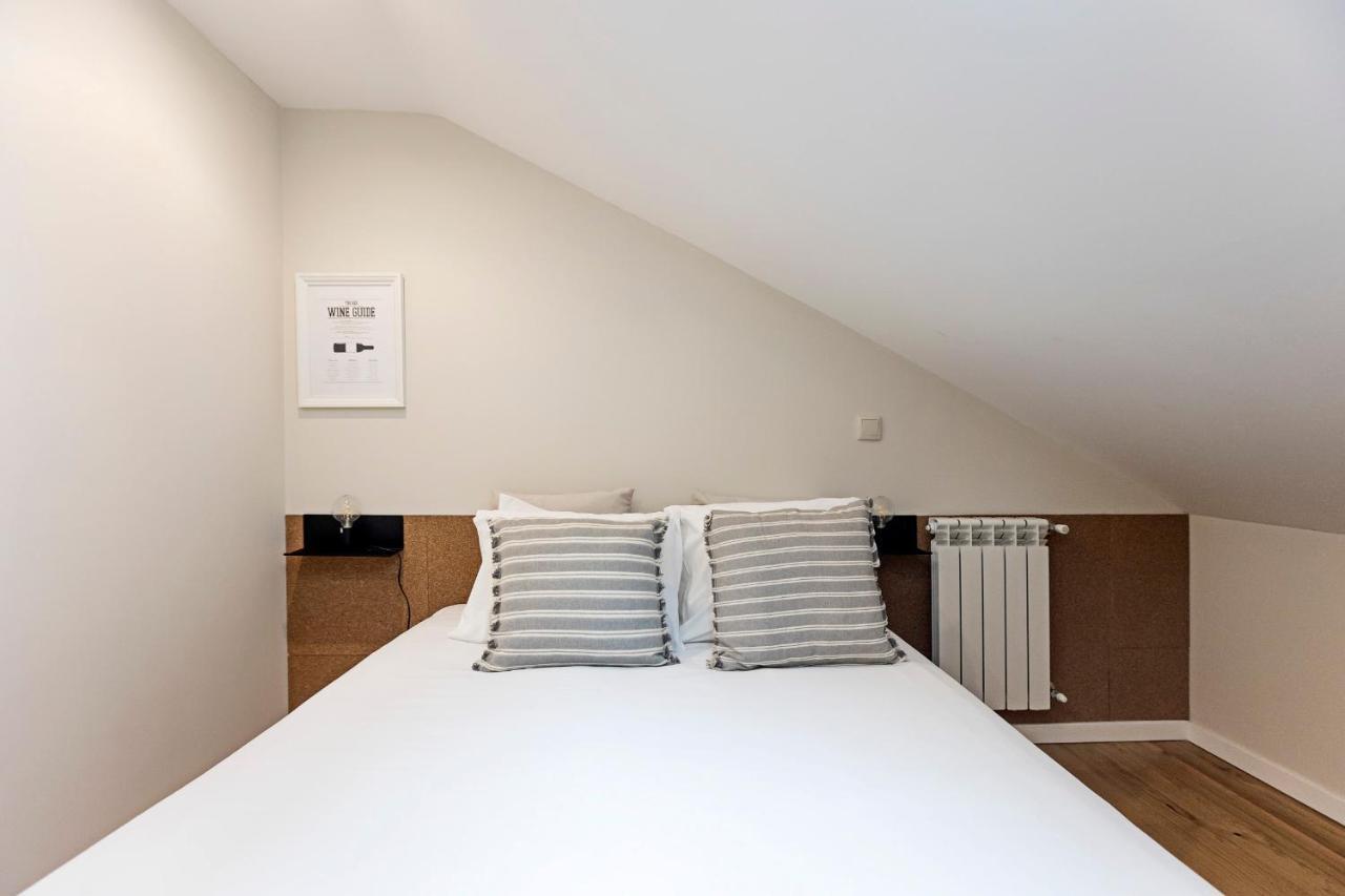 Brand New 4Br W/ 200Yrs Of History In Central Porto By Lovelystay Buitenkant foto