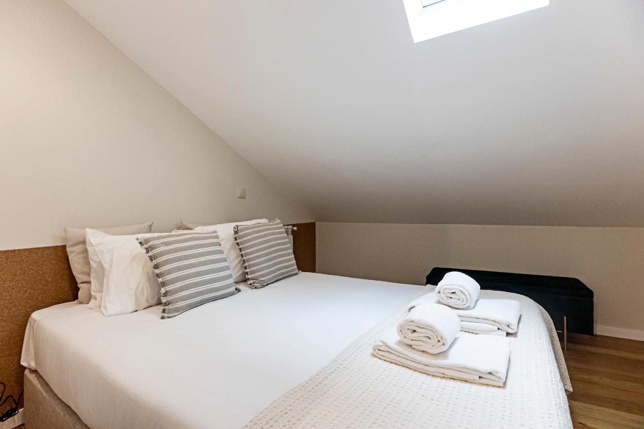 Brand New 4Br W/ 200Yrs Of History In Central Porto By Lovelystay Buitenkant foto