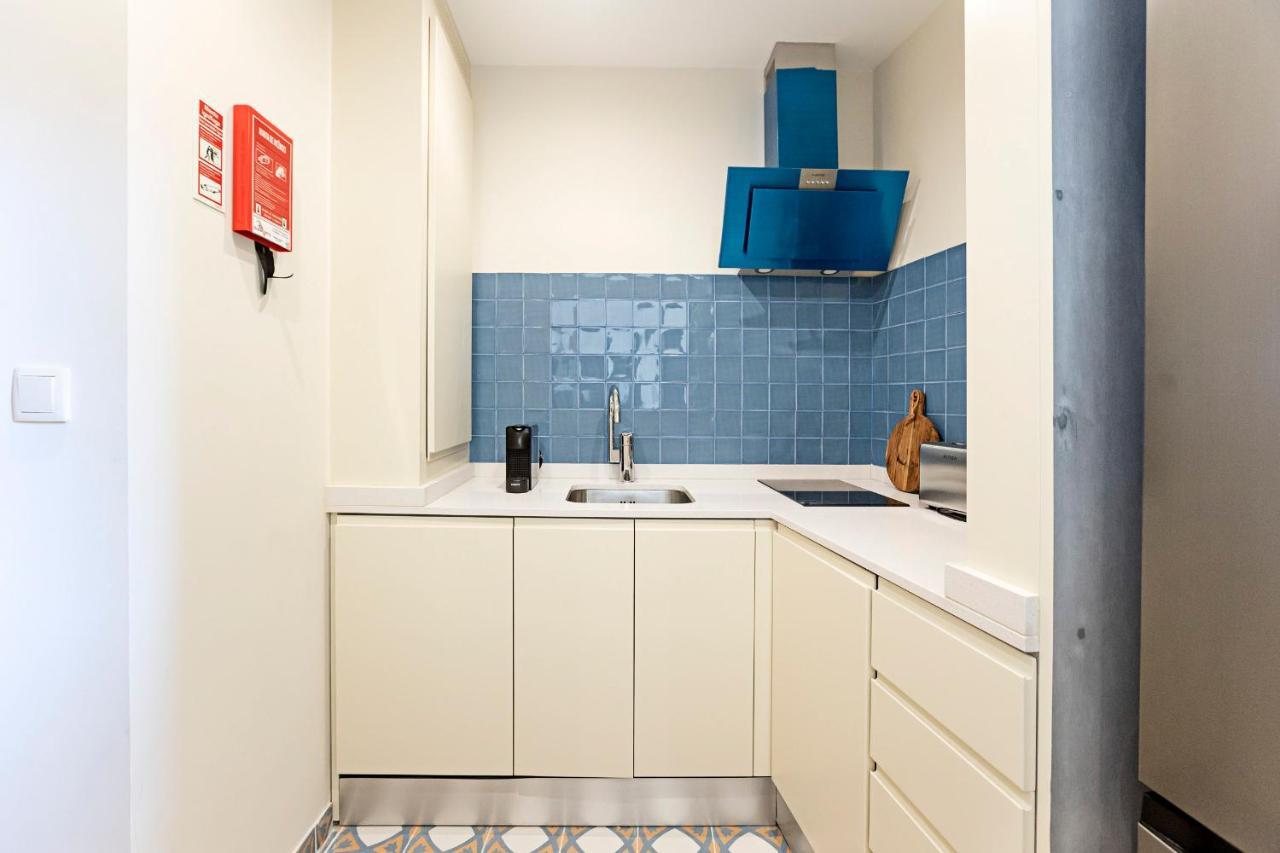 Brand New 4Br W/ 200Yrs Of History In Central Porto By Lovelystay Buitenkant foto
